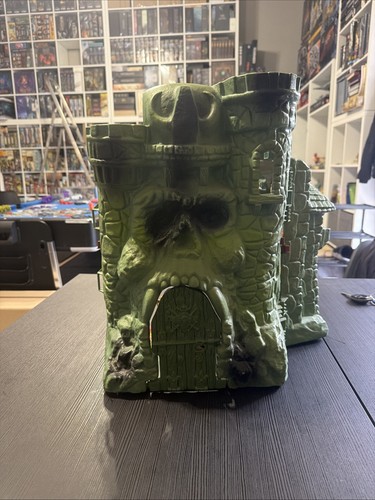 Castlello grayskull man - castlello, he-man