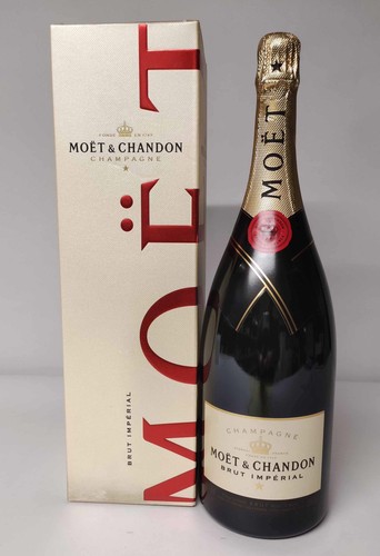Moet chandon champagne - chandon,,