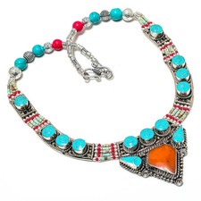 Collana con pietre preziose