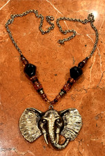 COLLANA CATENA 32" TESTA DI ELEFANTE ORO CIONDOLO SAFARI AFRICANO PERLINE TRIBALE USATA IN OTTIME CONDIZIONI