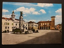 Bozzolo (Mantova). Piazza Europa.