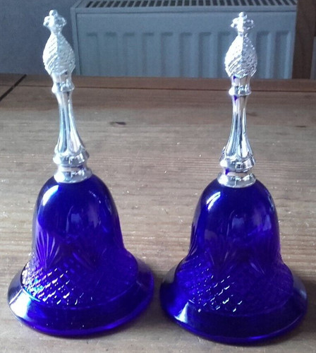 Avon attractive pair - attractive,