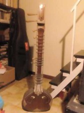 Sitar  indiano antico alto mt 1,30
