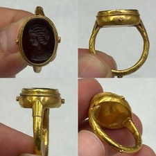 Splendido anello in oro ad alto carato antico romano regina greca intaglio