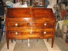 RIBALTINA VENETA LUIGI XVI IN NOCE FILETTATA E INTARSIATA IN OTTONE