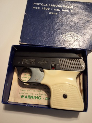 Pistola lancia razzi - razzi, made