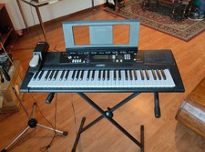 tastiera con pedale e supporto