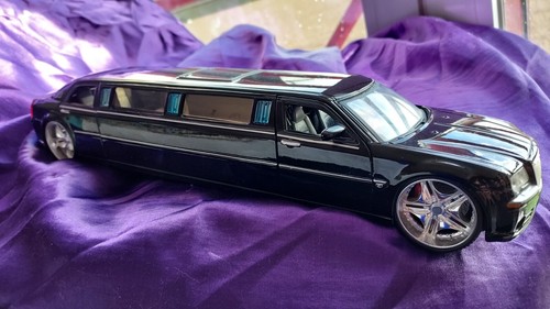 Chrysler limousine format - limousine, 1/24