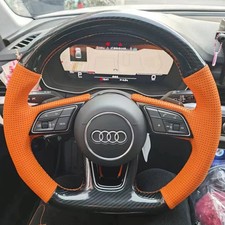 Coprivolante in pelle cucito a