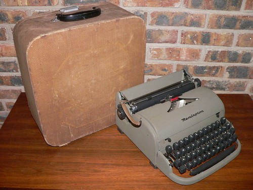 Macchina scrivere vintage - da,