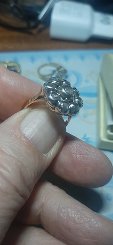 Anello antico con - , rosette