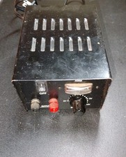 Alimentatore per tatuaggi