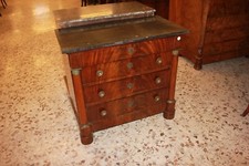 Piccolo cassettone francese