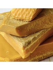 Cera d'api a pezzi (al kg.)