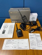 Radio compatta YAESU VX-3 con