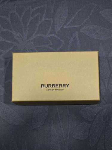 Raro ciondolo burberry - raro,