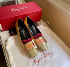 Scarpe con pompa Roger Vivier