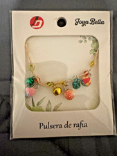 Bracciale in rafia con charms