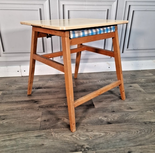 Sgabello tavolo utility