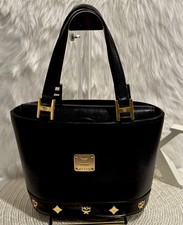 Autentica borsa a secchiello MCM in pelle nera di lusso