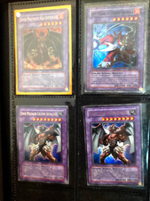 YU-GI-OH  LOTTO VINTAGE 200 CARTE IN RACCOGLITORE ULTRA PRO E BUSTINE PROTETTIVE