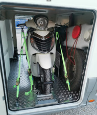 portamoto MotoGO interno per camper, van e furgoni 