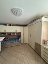 cameretta bambini, armadio a ponte, cabina angolare, altro armadio, scrivania ec