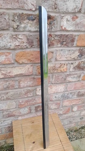 Guarnizione battitacco cromato