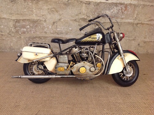 Vintage indian style tin - 37,