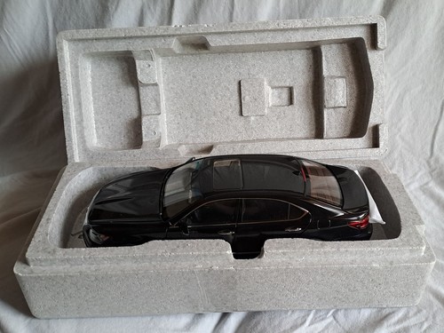 Lexus ls600hl door 2013 - ls600hl, 4-door