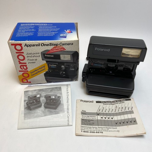 Polaroid 600 one step - step, close