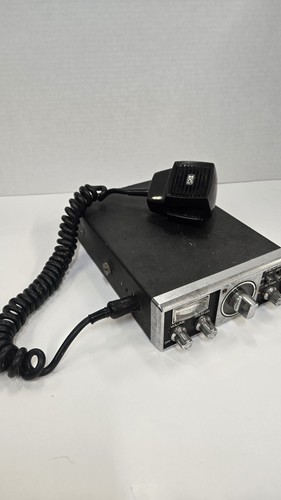 Microfono vintage realistico