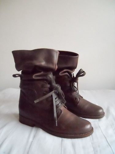 Real leather laced boots - ,