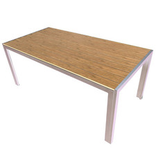 TAVOLO DA PRANZO PER ESTERNI