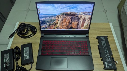 Msi katana gf66 11ue - msi, 15,6"