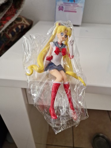 Sailor moon action figure - moon,