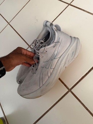 Size asics gel nimbus - 11, 26
