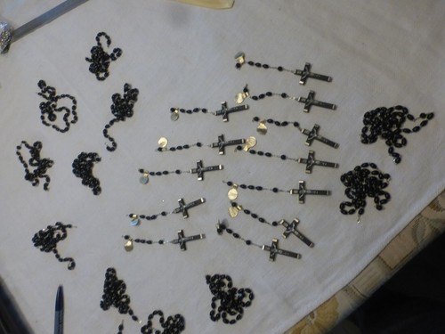 Lot chapelets à - de,