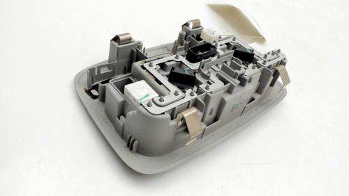 Luce cortesia suzuki swift - cortesia,