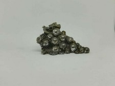 Uva laminata in argento firmata "Marchetti"