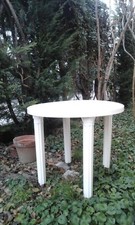 Vendo un tavolo tondo smontabile in resina bianco ø90xh72cm arredamento esterno 