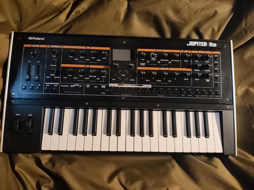 Roland jupiter - roland, jupiter-xm