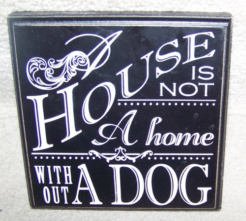 Una casa non - ,