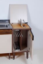 Pensile cucina anni ’50, Sarila (Rimini), con affettatrice e scalda strofinacci.