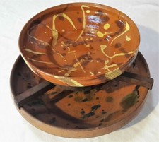 Antiche ciotole tirolesi - Terracotta invetriata con supporto in legno