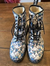 Dr. Martens  1460,  anfibi