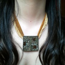 Collana multifilo marrone e