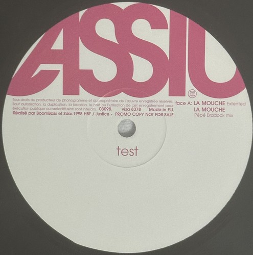 Cassius mouche 12 - cassius,