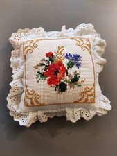 Cuscino decorativo con pizzo