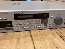 campionatore akai s700 con
